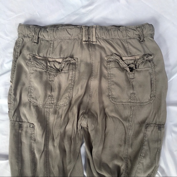 Abercrombie & Fitch Gray Crop Capri Cargo Pants - Picture 11 of 16